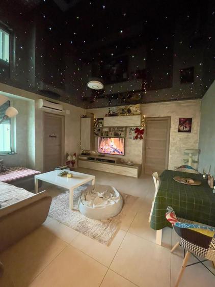 Apartament cu 3 camere decomandat, mobilat în Faleza Nord