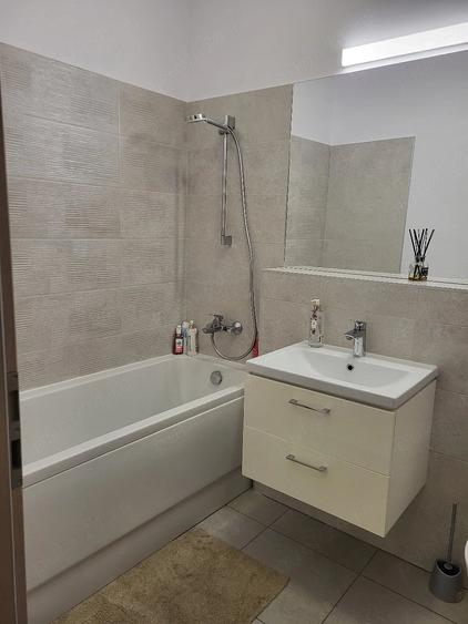 Apartament cu 2 camere decomandat în Ghiroda