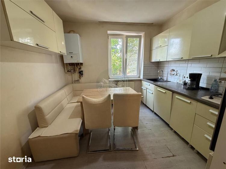 Apartament cu 4 camere în Central