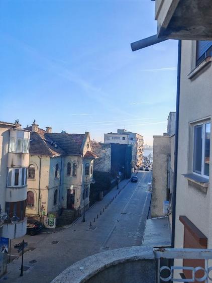 Apartament cu 3 camere decomandat în Peninsula