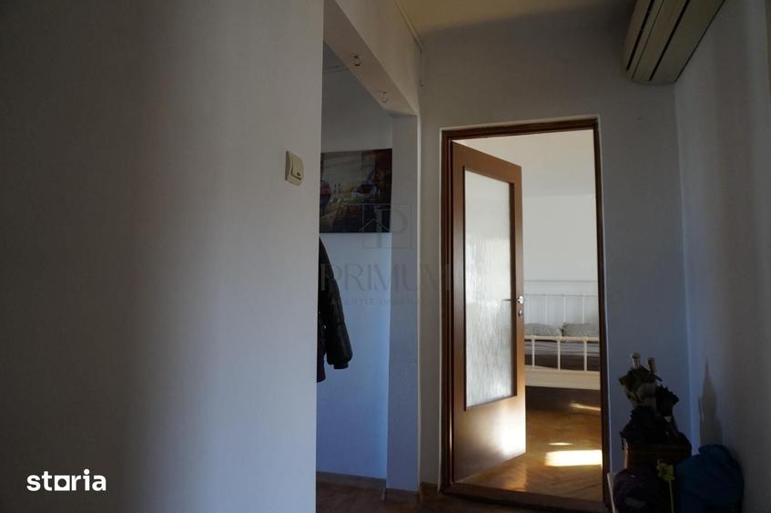 Apartament cu 3 camere decomandat în Girocului — fotografia 1