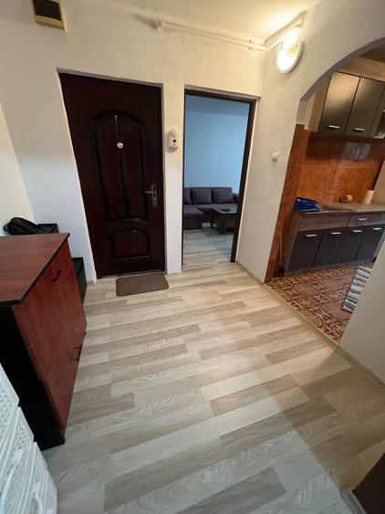 Apartament cu 3 camere decomandat în Girocului