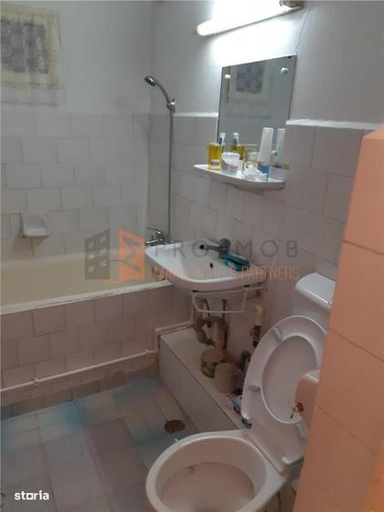 Apartament cu 3 camere decomandat în Dorobanți 1