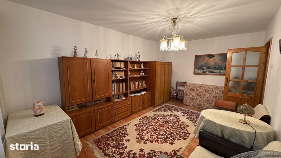 Apartament cu 3 camere în Cornișa