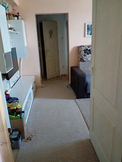 Apartament cu 2 camere semidecomandat, mobilat în Drumul Taberei