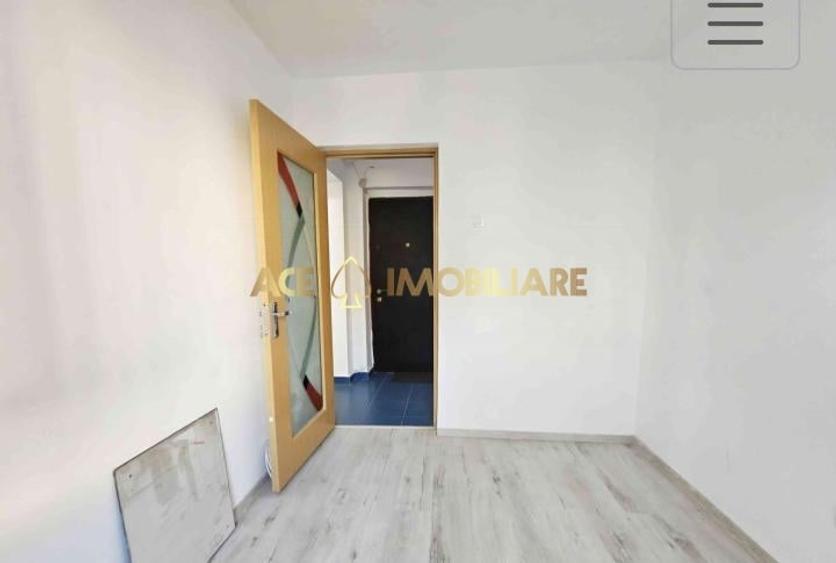 Apartament cu 3 camere decomandat în Vitan