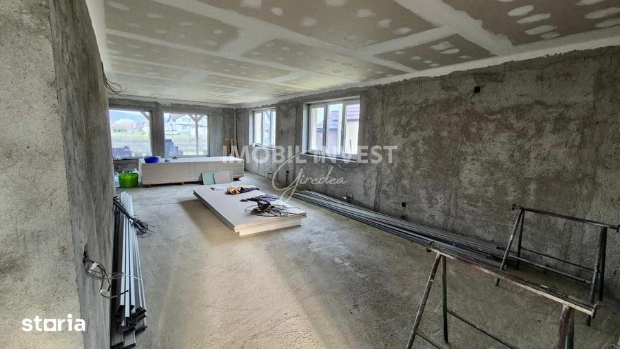Casă cu 6 camere cu Teren 575 Mp în Central