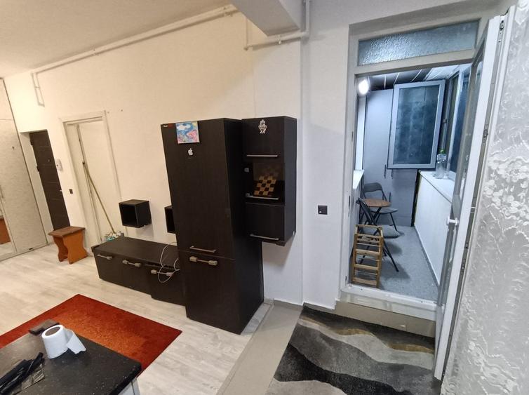 Apartament cu 2 camere semidecomandat în Chiajna