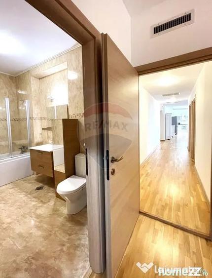 Apartament cu 4 camere decomandat în Nordului
