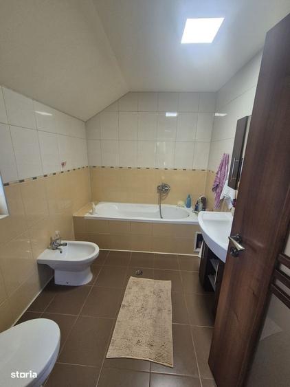 Casă cu 4 camere în Central