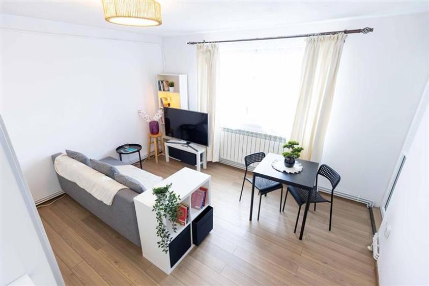 Apartament cu 2 camere semidecomandat, mobilat în Mănăștur