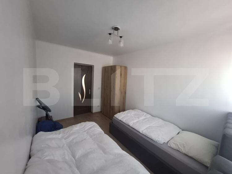 Apartament cu 3 camere semidecomandat, mobilat în Cloșca