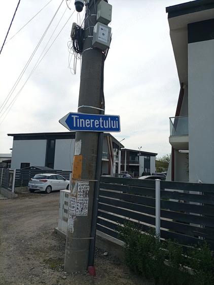 Teren de 1900 mp, în 1 Decembrie