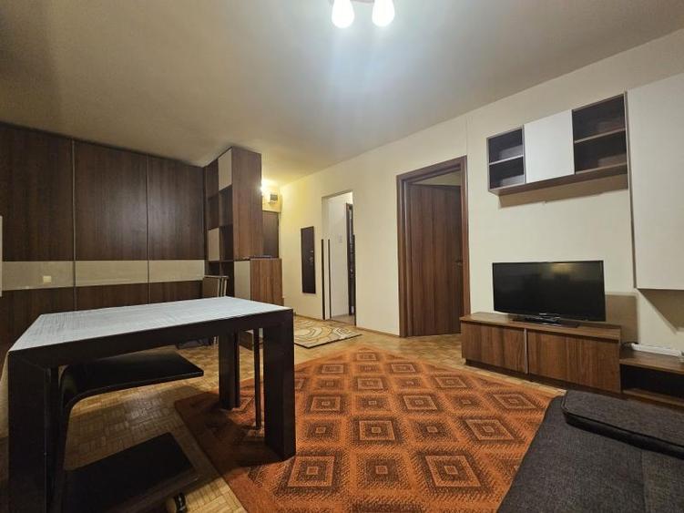 Apartament cu 2 camere decomandat, mobilat în Sala Palatului