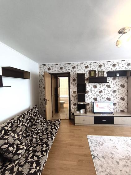 Apartament cu 2 camere semidecomandat în Berceni