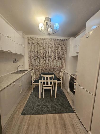 Apartament cu 2 camere semidecomandat în Apărătorii Patriei