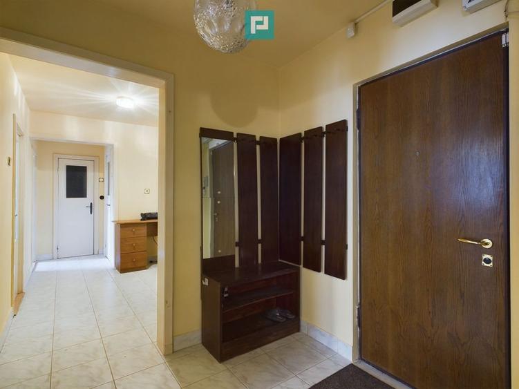 Apartament cu 3 camere decomandat în Central