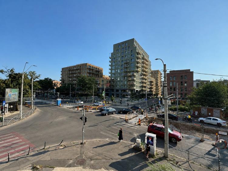 Apartament cu 3 camere decomandat, mobilat în Jiului