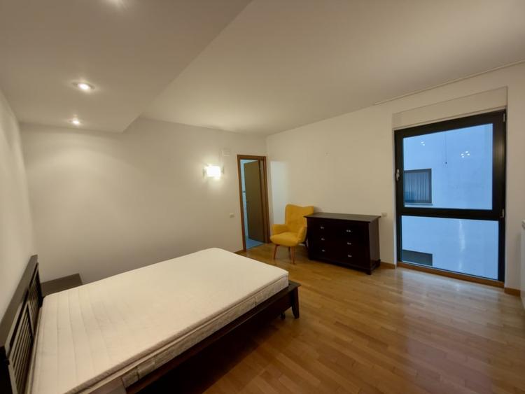 Apartament cu 5 camere decomandat, mobilat în Dorobanți