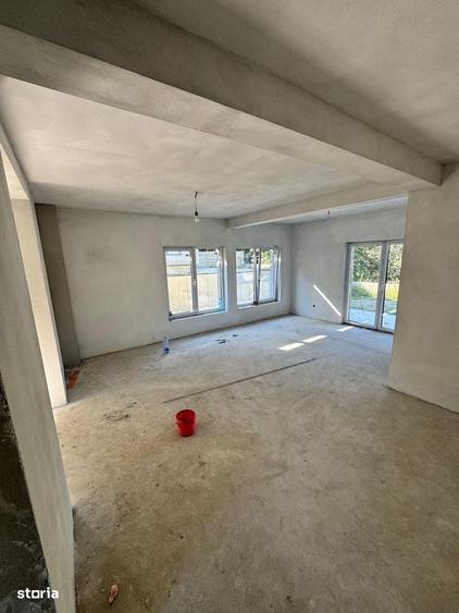 Casă cu 4 camere cu Teren 200 Mp în Central