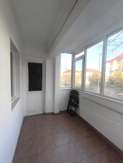 Apartament cu 3 camere decomandat în Bragadiru