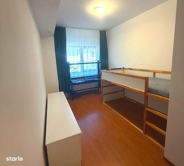Apartament cu 3 camere în Sisești
