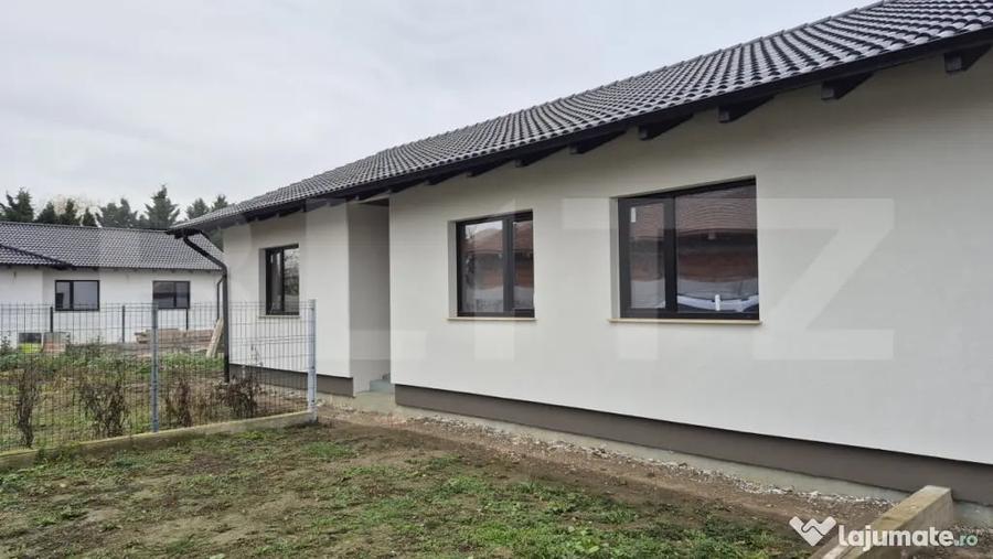 Casă cu 4 camere cu Teren 400 Mp în Vetiș