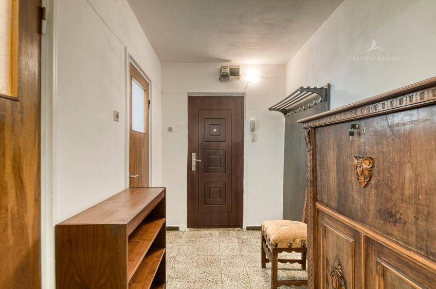 Apartament cu 3 camere semidecomandat, mobilat în Militari