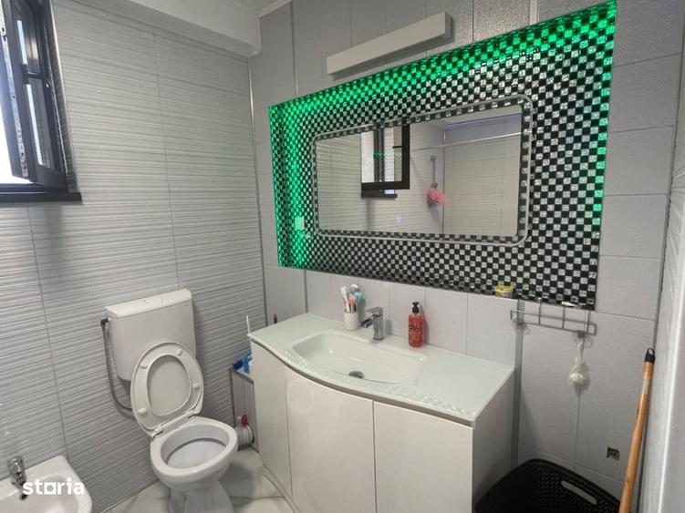 Apartament cu 4 camere în Craiovița Nouă