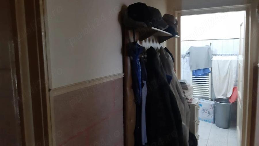 Casă cu 4 camere cu Teren 197 Mp în Poarta Albă
