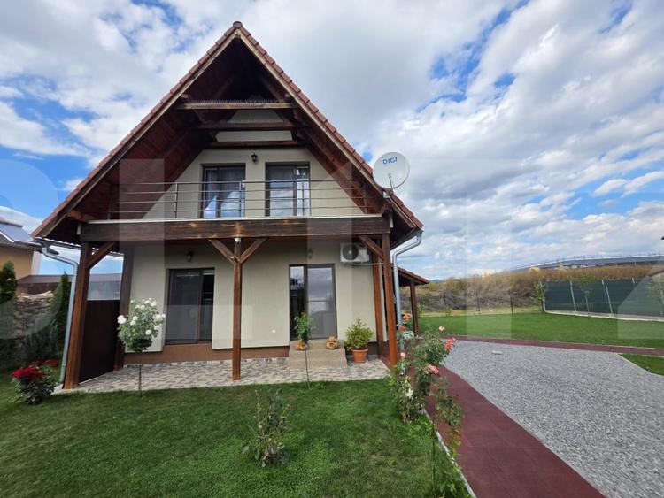 Casă individuală cu 2 camere cu Garaj în Arcuș