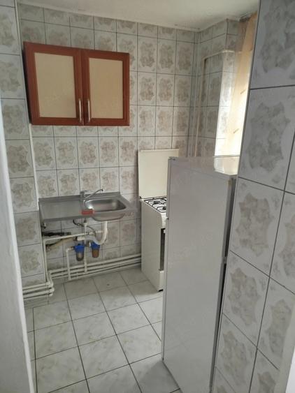 Garsonieră decomandată în 9 Mai