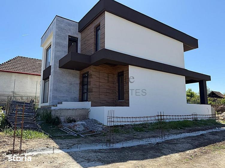 Casă cu 5 camere cu Teren 1050 Mp în Iorga