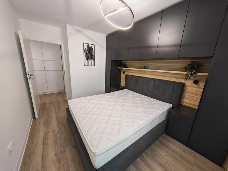 Apartament cu 2 camere semidecomandat în Apărătorii Patriei