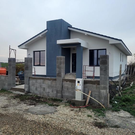 Casă cu 3 camere în Central