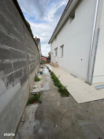 Casă cu 4 camere cu Teren 405 Mp în 6 Vânători