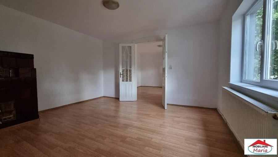 Casă cu 7 camere cu Teren 1200 Mp în Semicentral