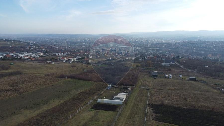 Teren agricol extravilan de 19375 mp, în Dâmbul Rotund