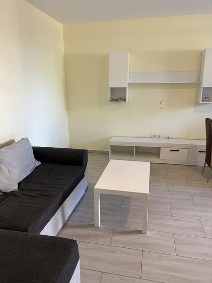 Apartament cu 3 camere decomandat în Dumbrăvița