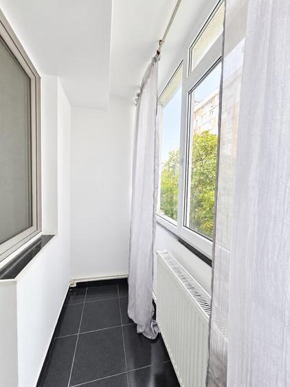 Apartament cu 3 camere semidecomandat în Micro 19