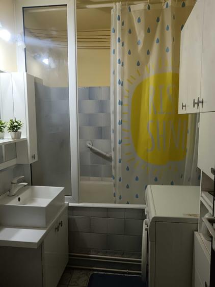 Apartament cu 3 camere decomandat în Cantacuzino