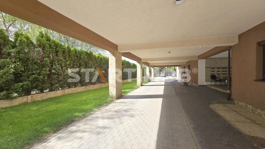 Apartament cu 3 camere decomandat, mobilat în Tractorul