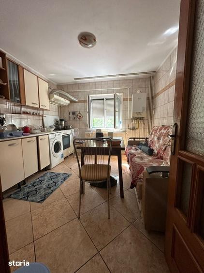 Apartament cu 3 camere în Radu Negru