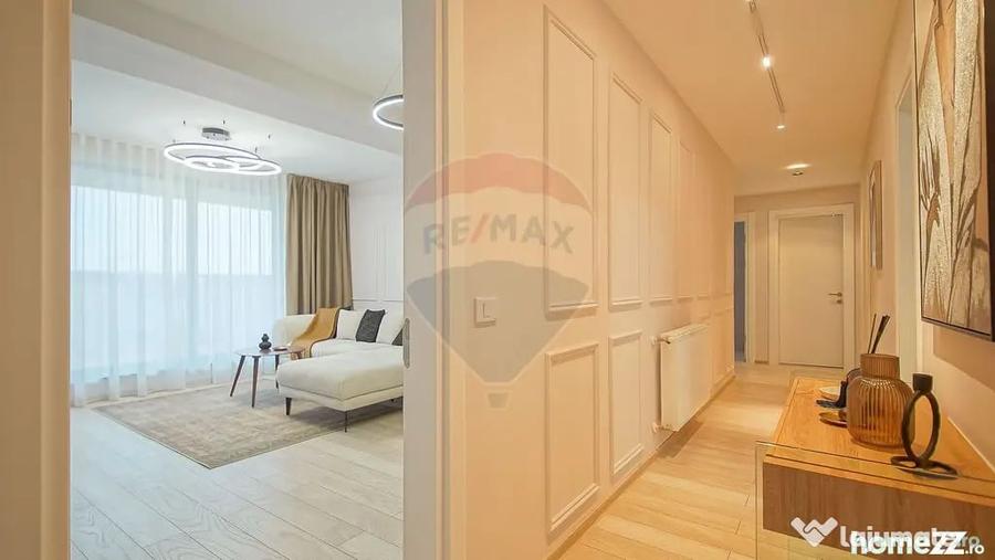Apartament cu 3 camere decomandat în Tractorul