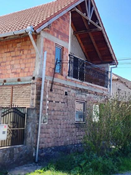 Casă cu 3 camere cu Teren 547 Mp în Central