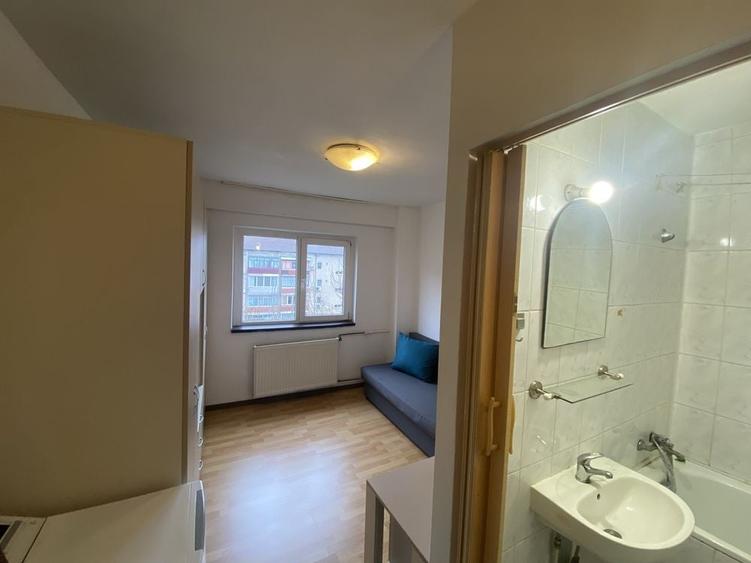 Apartament cu 3 camere în Girocului