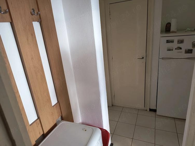 Garsonieră decomandată în Central