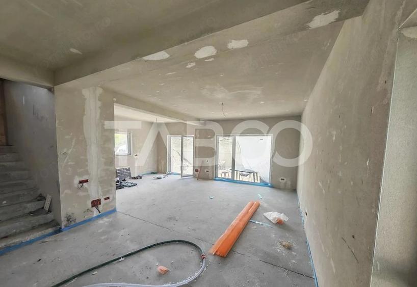 Casă cu 5 camere cu Teren 550 Mp în Chinteni