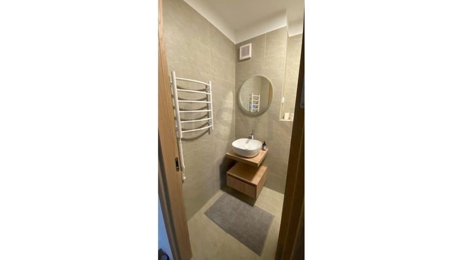 Apartament cu 3 camere semidecomandat, mobilat în P-ta Presei Libere