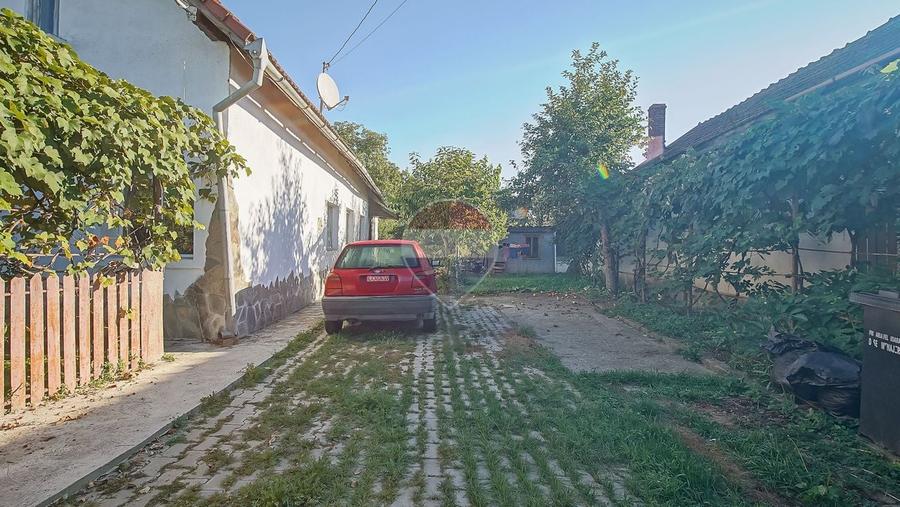 Casă individuală cu 3 camere cu Teren 1651 Mp în Feldioara